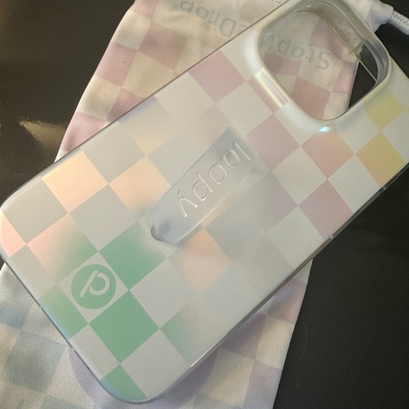 Loopy Case Pearl Checkered Case - iPhone 14 Pro - Picture 7 of 7